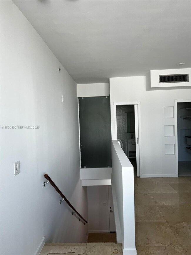 Building Photo - 690 SW 1st Ct