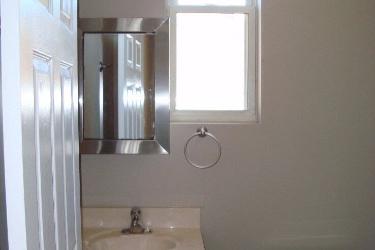 Bathroom - 1914 S Leavitt St