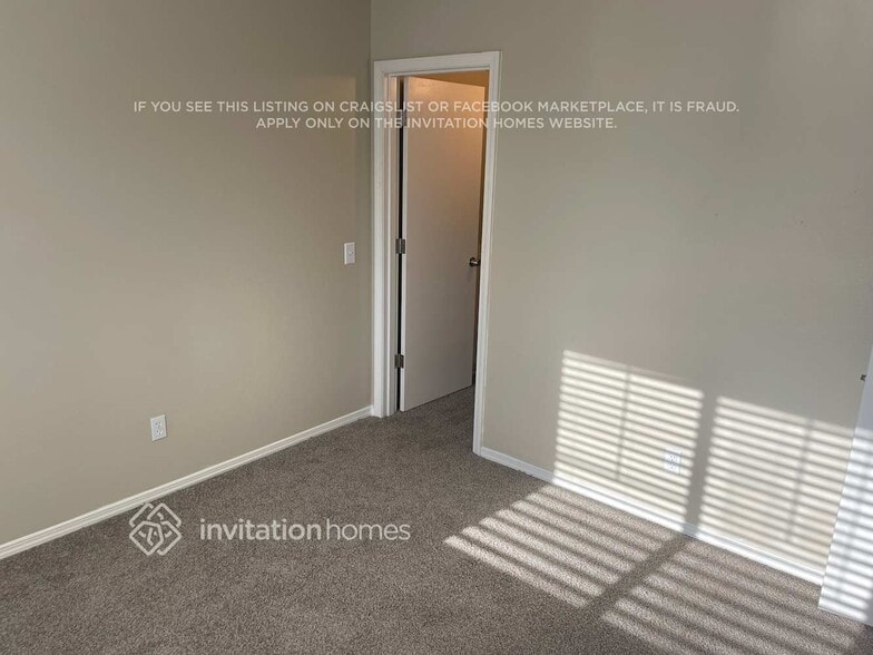 Building Photo - 20517 66th Dr NE