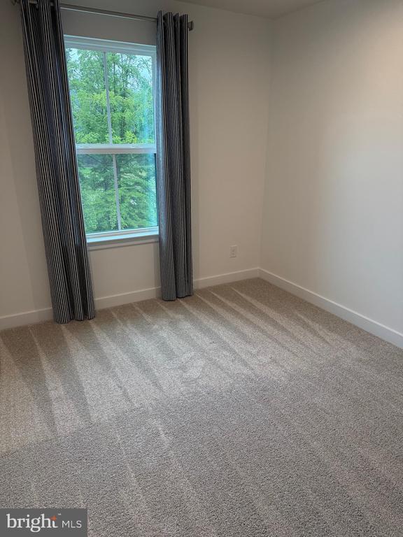 Building Photo - 605 Phalen Ct