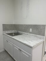 Building Photo - 9860 SW 161st Ave