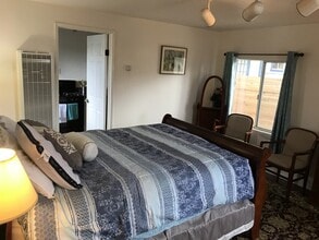 Building Photo - Awesome Furnished Cottage in Point Loma He...