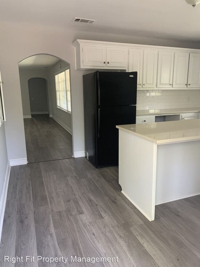 Building Photo - 5 br, 2 bath House - 3950 Calhoun Drive