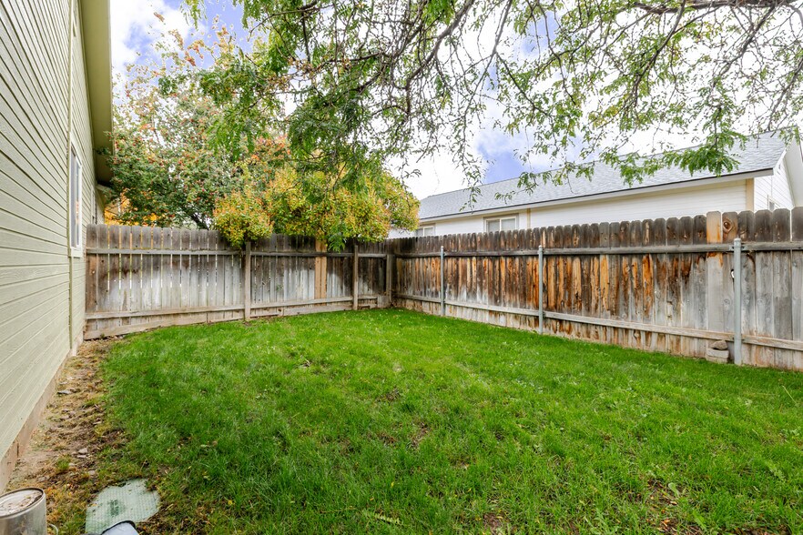 Building Photo - 1260 Del Mar St