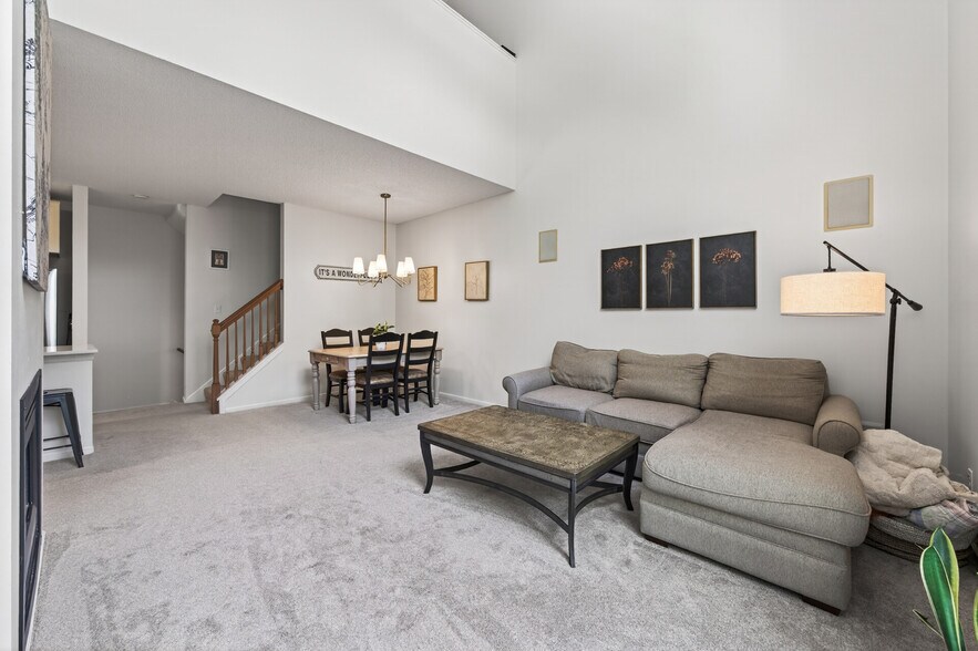 Building Photo - 631 Woodduck Dr