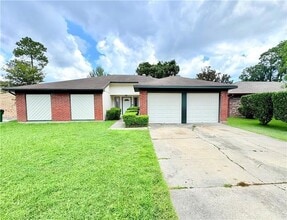 Building Photo - 318 Drury Ln