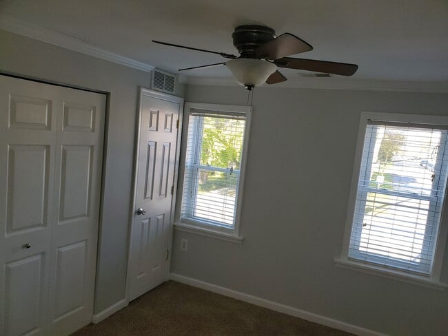 Building Photo - Cozy 1Bd/1Bth Upstairs Apartment in Freder...