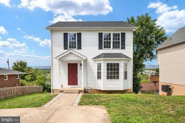 Building Photo - 395 Stonewall St