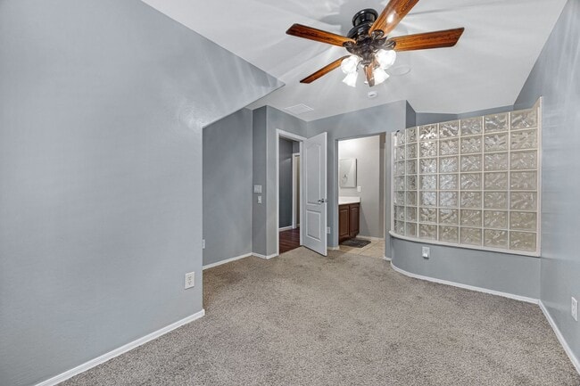Building Photo - Modern Tri-Level Townhome in Copper Leaf C...