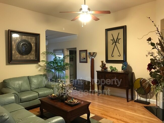 Building Photo - 500 Airdale Ln