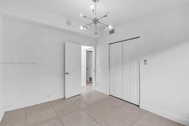 Building Photo - 1580 NE 139th St