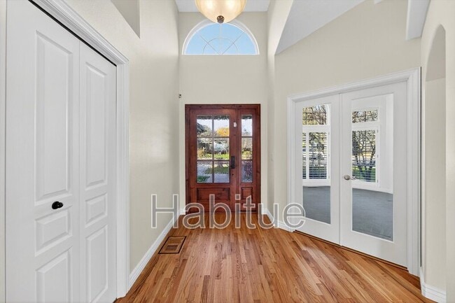 Building Photo - 393 E Trailside Dr