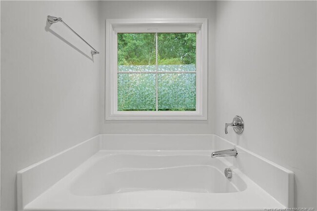 Building Photo - 4616 Scenic Pines Dr