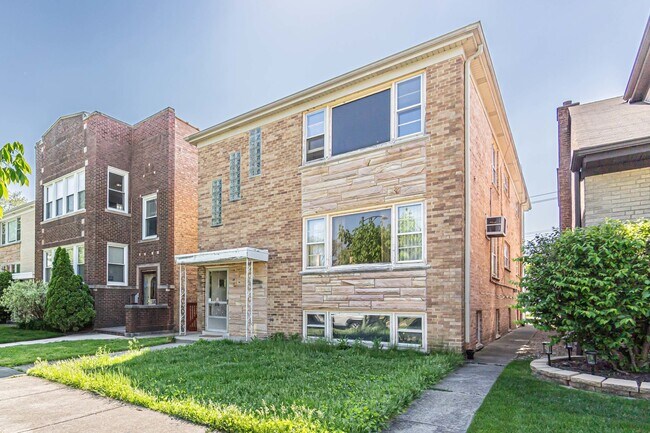 Primary Photo - 5808 N Mulligan Ave