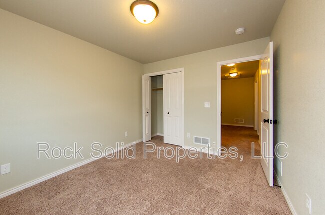 Building Photo - 1031 Old Town Ln