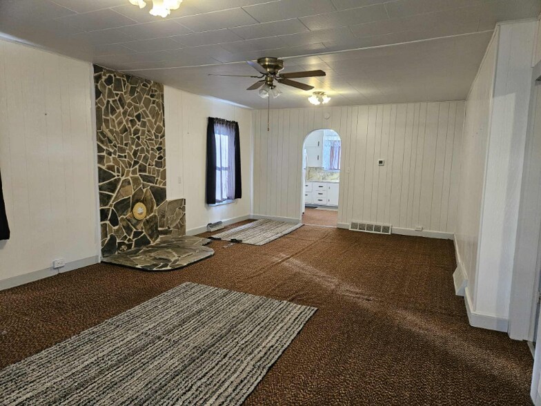 Building Photo - 17 Walnut