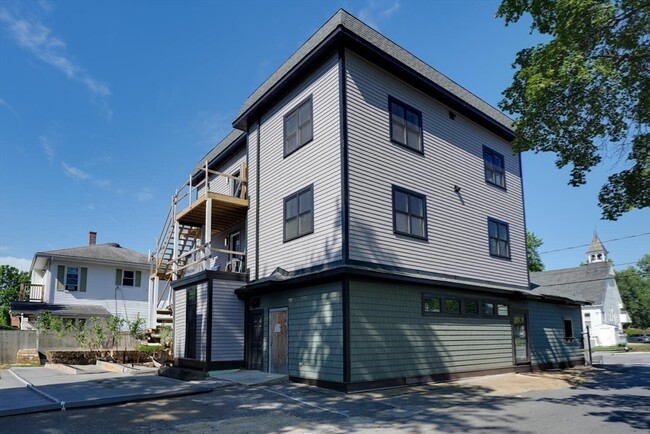 Building Photo - 369 Grant St