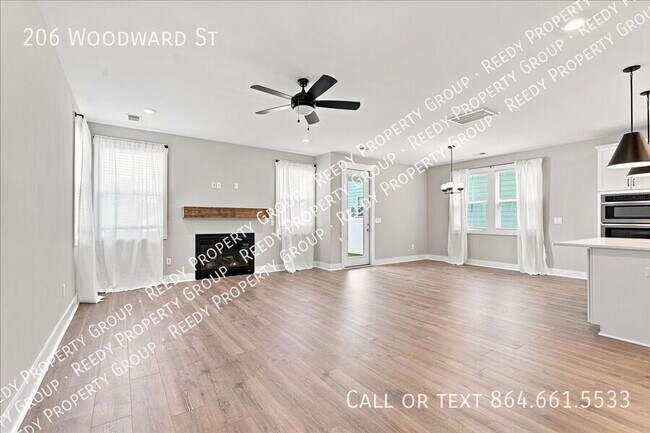 Building Photo - 206 Woodward St