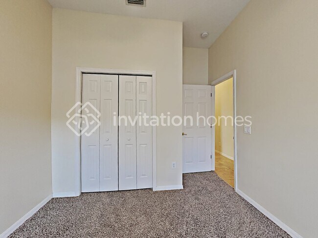 Building Photo - 5511 Lake Leta Blvd