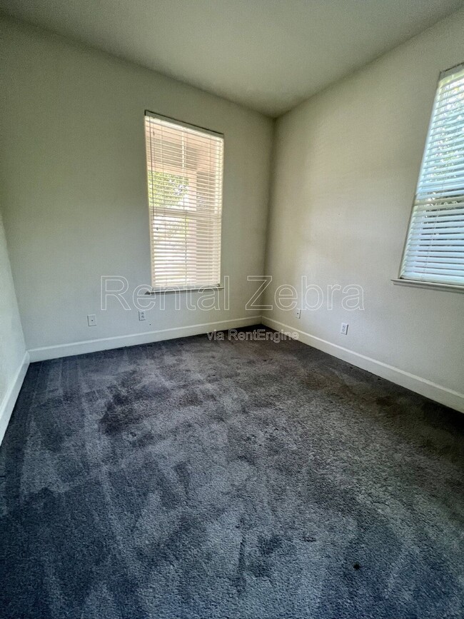 Building Photo - 459 Jacobs Dr