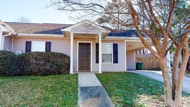 Building Photo - 104 Queens Ct