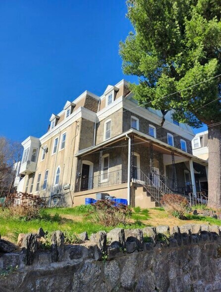 Building Photo - 163 Sumac St