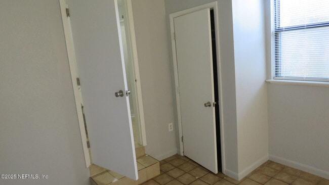 Building Photo - 7039 Cotillion Rd N