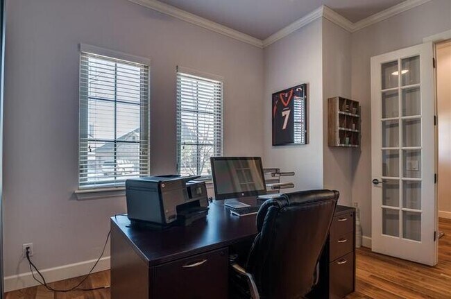 Building Photo - Amazing- Transitional Style Home with Custom Finishes w/ Community Pool- Gated- Edmond Schools