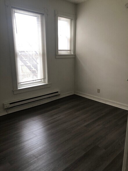 Building Photo - 1131 Walnut St
