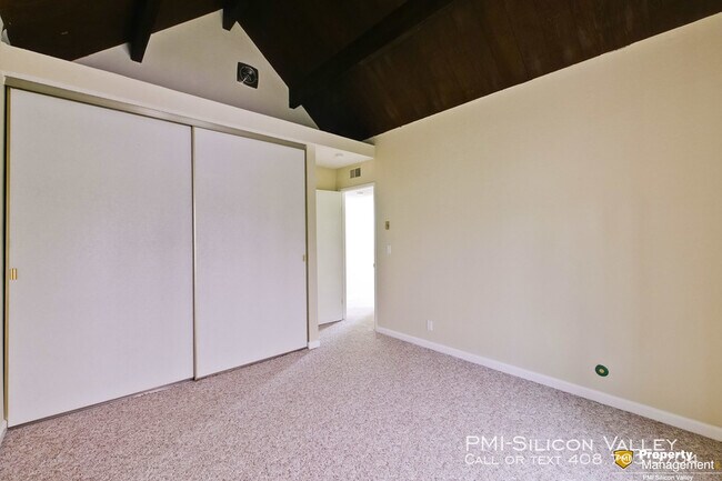 Building Photo - 520 S Cascade Terrace