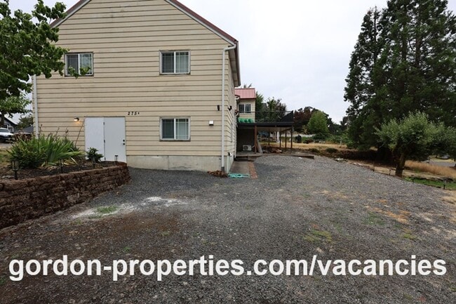 Building Photo - Saint Helens OR - newly renovated 1 bedroom apartment