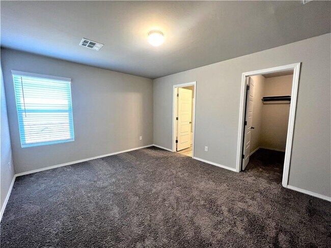 Building Photo - 1314 Travertine Pl