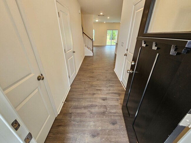 Building Photo - 6031 Rizer Dr