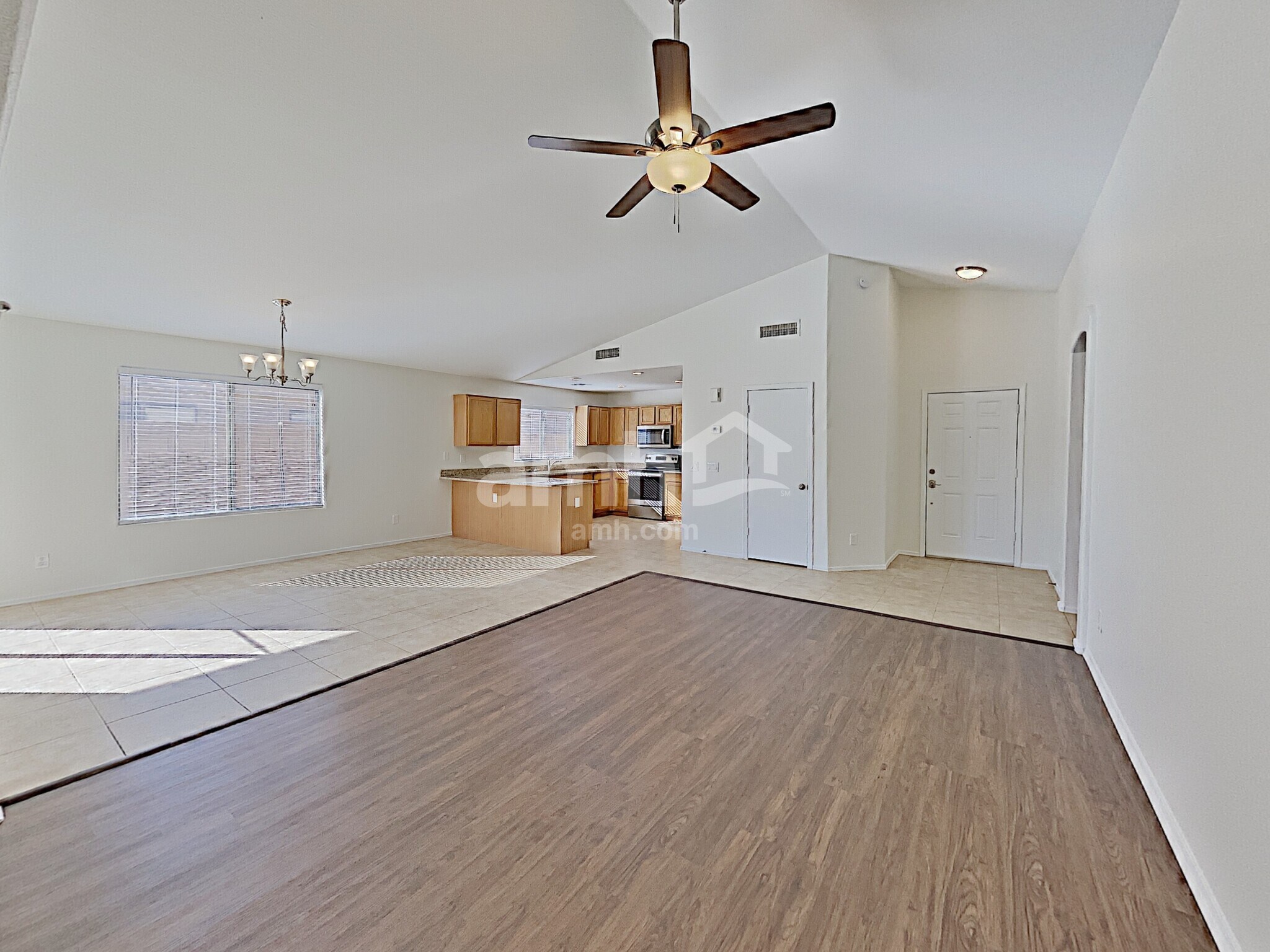 Building Photo - 14943 N 133rd Ln