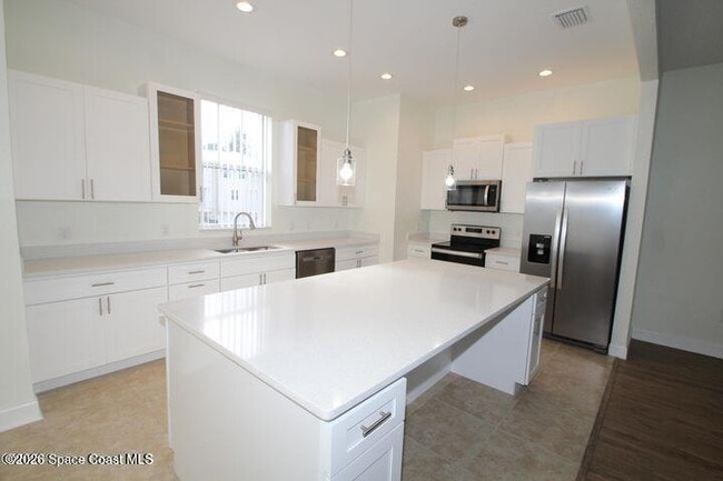 Building Photo - 890 Vignoles Ave NE