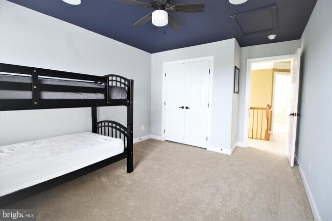 Building Photo - 2531 Transom Pl