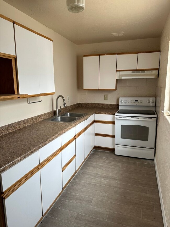 Building Photo - Great 1 Bed 1 Bath located near NMSU