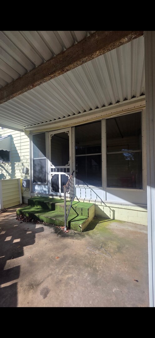 Building Photo - New Rental Available-2 Bedroom 1  Bath