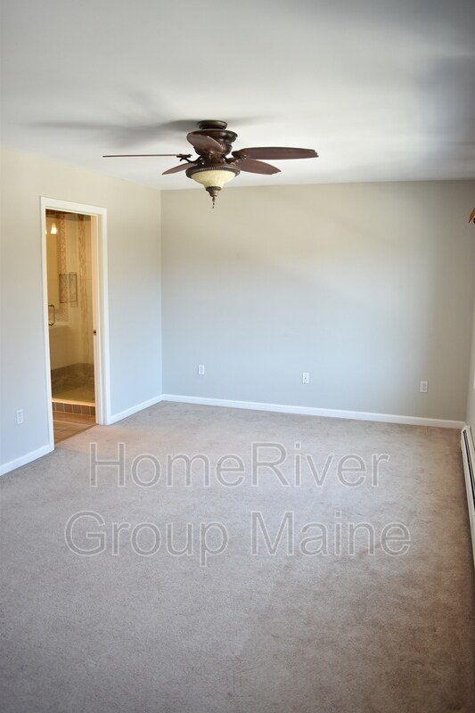 Building Photo - 10 Woodside Dr