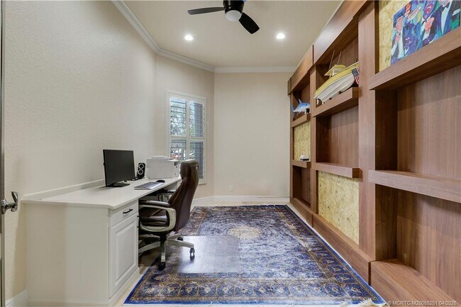 Building Photo - 5628 SW Gray Fox Dr