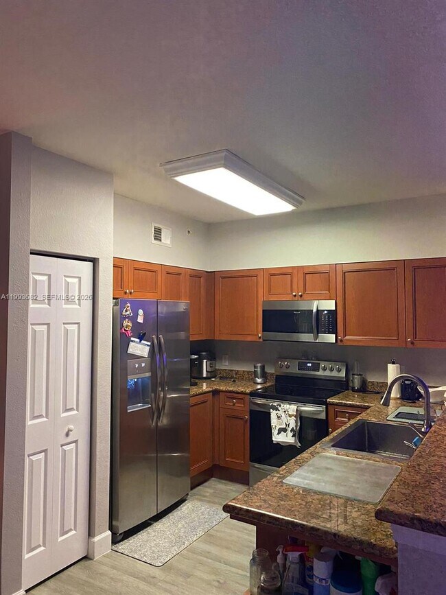 Building Photo - 20257 Royal Villagio Ct