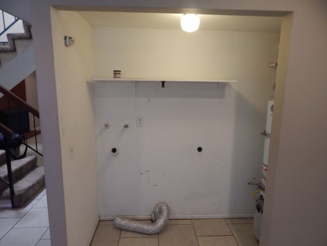 Building Photo - Beautiful Jurupa Hills Condo - 3 Bedroom