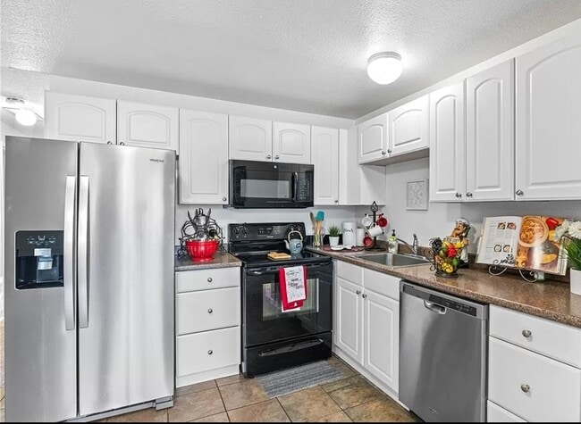 Building Photo - 4 Bedroom 2 Bath House For Rent Federal Way
