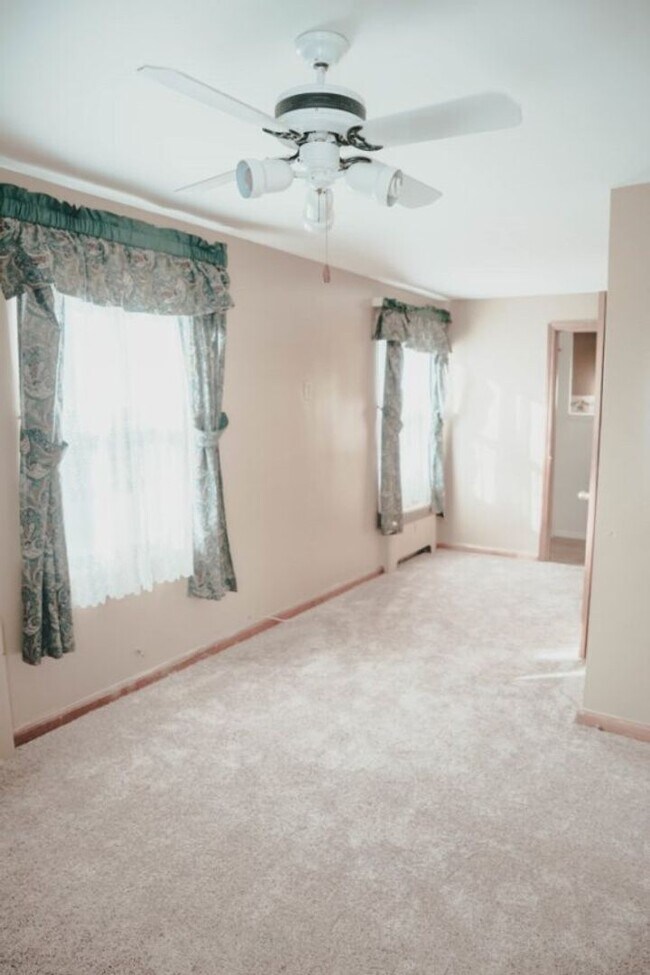 Building Photo - PRELEASING for AUGUST - 2026