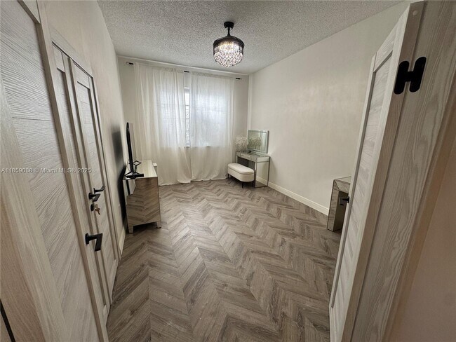 Building Photo - 20940 Bay Ct
