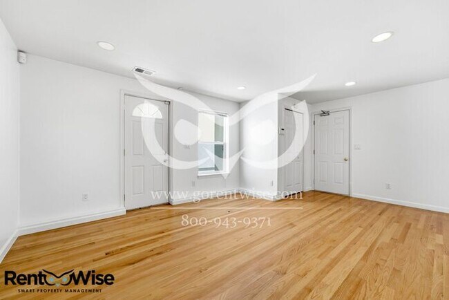 Building Photo - 190 Forest Knolls Dr