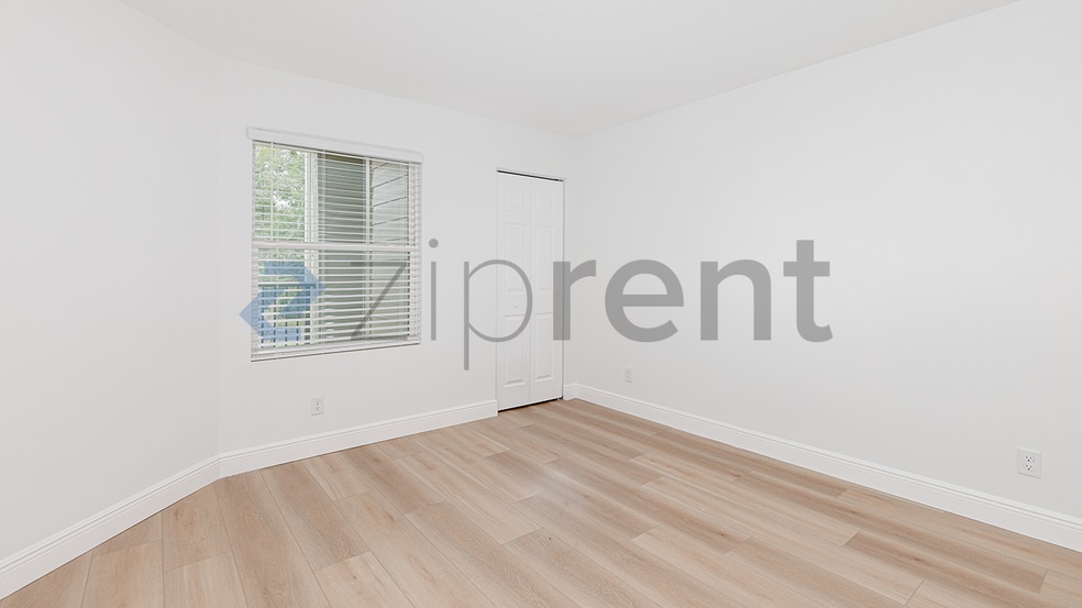 Building Photo - Unit 207