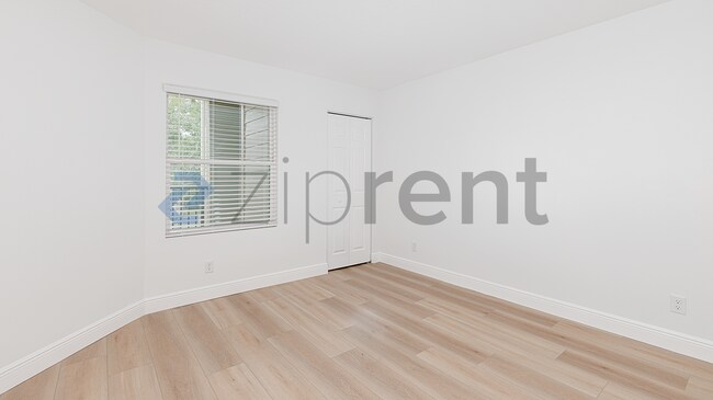 Building Photo - Unit 207