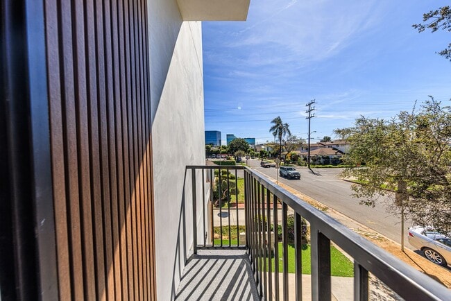 Building Photo - 1954 Purdue Ave