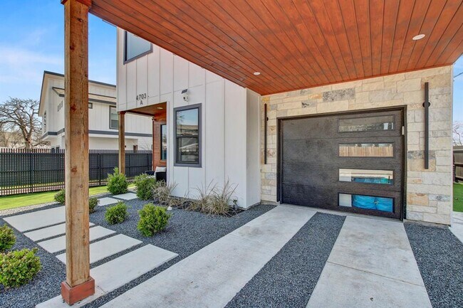 Building Photo - 4703 Louis Ave